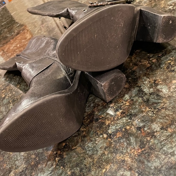 Steve Madden Tall Black Leather Boots - Picture 5 of 9